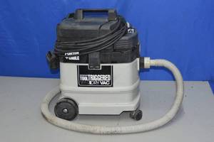 lot 36 image: Porter Cable Vacuum Model 7810 with Vacuum Bags