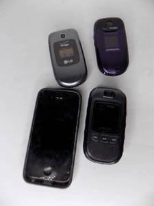 lot 9 image: Lot of Cell Phones