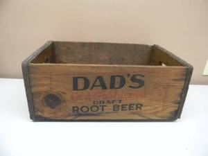 VINTAGE DADS ROOT BEER CRATE - VERY COOL PIECE - SEE PICTURES
