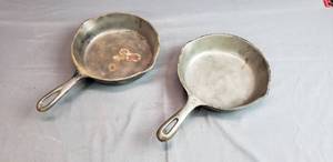 lot 24 image: 2 Vintage No. 5 Cast Iron Pans