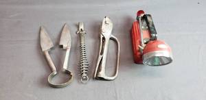 lot 28 image: Vintage Tools and Flashlight