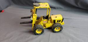 lot 82 image: Tonka Forklft
