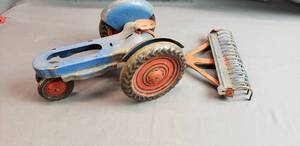 lot 94 image: Tractor Frame and Rake
