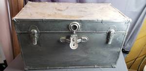 lot 101 image: Large Chest