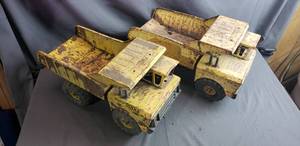 lot 105 image: 2 Tonka Dump Trucks