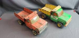 lot 107 image: 2 Tonka Dump Trucks