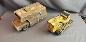 lot 110 image: Nylint Dozer Body and Motor Home