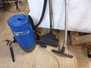 lot 4 image: Ultimate Solutions Raven Backpack Vacuum