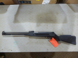 lot 10 image: Wildfire 600 Under Lever .22 Caliber Pellet Air Rifle