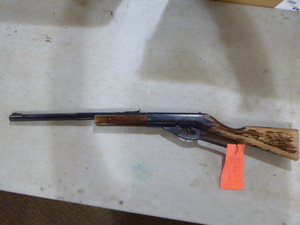 lot 18 image: Daisy .177 (4.5mm) BB Air Rifle