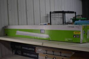 4 ft LED Shoplight