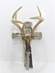 lot 64 image: Western Style Deer Hunting Theme Cross Wall Sculpture
