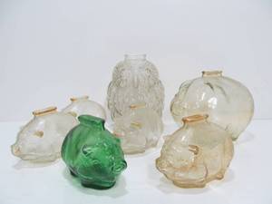 lot 72 image: Lot of Vintage Glass Piggy Banks