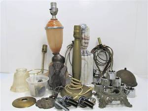 lot 133 image: Large Lot of Vintage Lamps, Parts & Other Items
