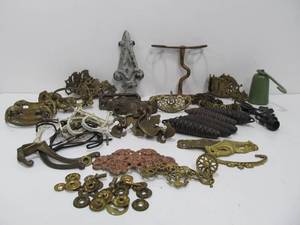 lot 134 image: Lot of Antique Hardware & Metal Items