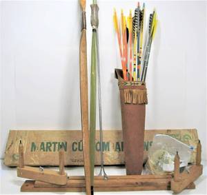 lot 95 image: Large Lot of HuntingArchery Arrows Bows Tips etc