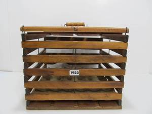 lot 102 image: Excellent Primitive Antique Egg Crate