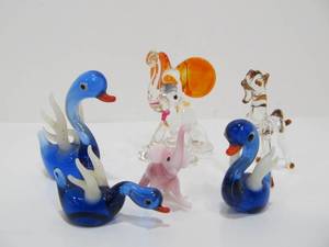lot 130 image: Group of Hand Made Miniature Art Glass Animals