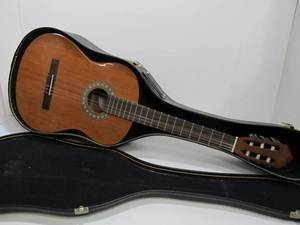 lot 170 image: Nice SAMICK Model LC-015G Acoustic Guitar wCase