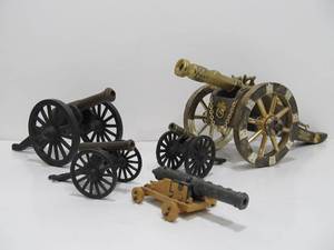 lot 39 image: Lot of 4 Vintage Cannons