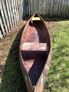 lot 1 image: Vintage 1940s era 16 Cedar Strip Canoe