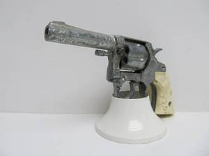 lot 222 image: Working 1950s 1st Issue Kilgore 6-Shooter Cap Gun