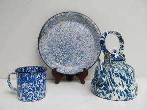 lot 228 image: 3 Piece Vintage Blue & White Graniteware