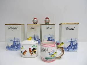 lot 229 image: 1940S era Kitchen Canister Set Salt & Pepper Shakers etc