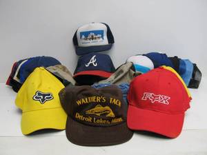 lot 250 image: Large Lot of Vintage & Newer Snapback Hats