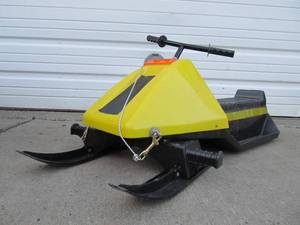 lot 284 image: Very Cool Vintage 1970s COLECO SNO-JET Snowmobile Snow Sled