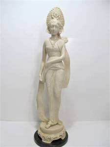 lot 292 image: Large 27.5 Oriental Figural Sculpture
