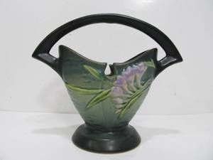 lot 301 image: Roseville Freesia Vintage Mid Century Art Pottery Green Basket 390-7