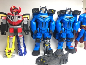 lot 220 image: Lot of LARGE Action Figure Toys