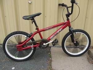 lot 353 image: Boys SCHWINN Falcon Bicycle