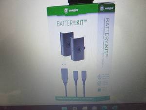 lot 26 image: Snakebyte Battery Kit for Xbox One ...