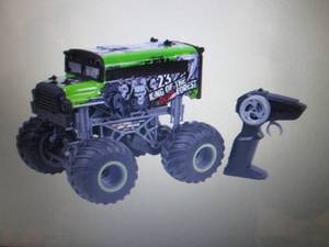 lot 55 image: Gener8 110 Scale Remote Controlled...