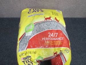 lot 115 image: Tidy Cat Non-clumping Clay  Litter...