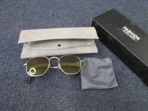 lot 162 image: Fashion Sunglasses...
