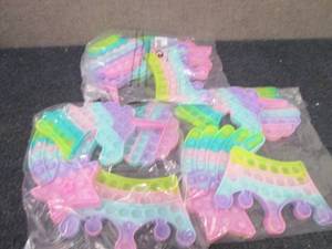 lot 167 image: 3- 4pks Pop-it Fidget Toys...