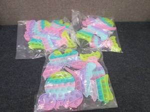 lot 183 image: 3- 4pks Pop-it Fidget Toys...
