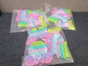 lot 184 image: 3- 4pks Pop-it Fidget Toys...