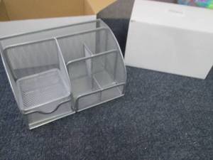 lot 187 image: 2 Office Desk Organizers with 6 Com...