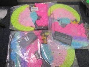 lot 215 image: 3- 2pks Pop-it Fidget Toys...