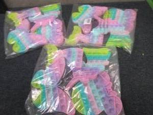 lot 226 image: 3- 4pks Pop-it Fidget Toys...