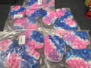 lot 269 image: 5- 3pks Pop-It Toys...