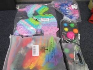 lot 270 image: 5 pks Assorted Fidgit Toys...