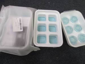 lot 291 image: 2- 2pks Ice Cube Trays...
