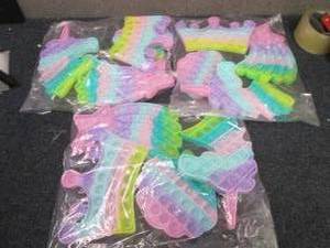lot 313 image: 3- 4pks Pop-it Fidget Toys...