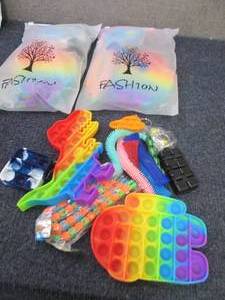 lot 323 image: 3 MultiPacks Fidgit Toys...