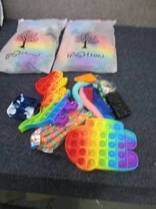 lot 324 image: 3 MultiPacks Fidgit Toys...